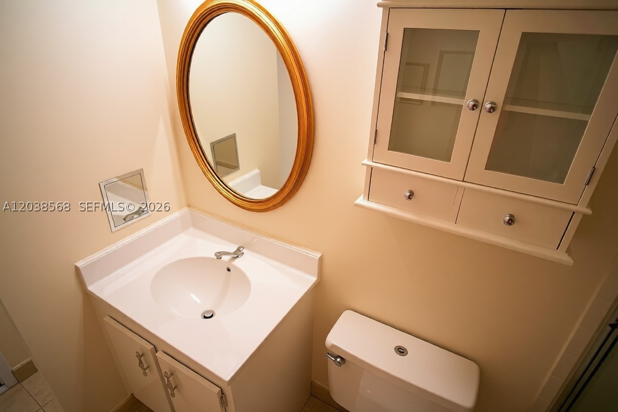 ALIKI CONDO - Residential Lease