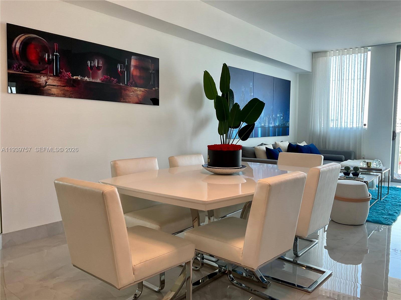 HOLLYWOOD STATION RES CON - Residential