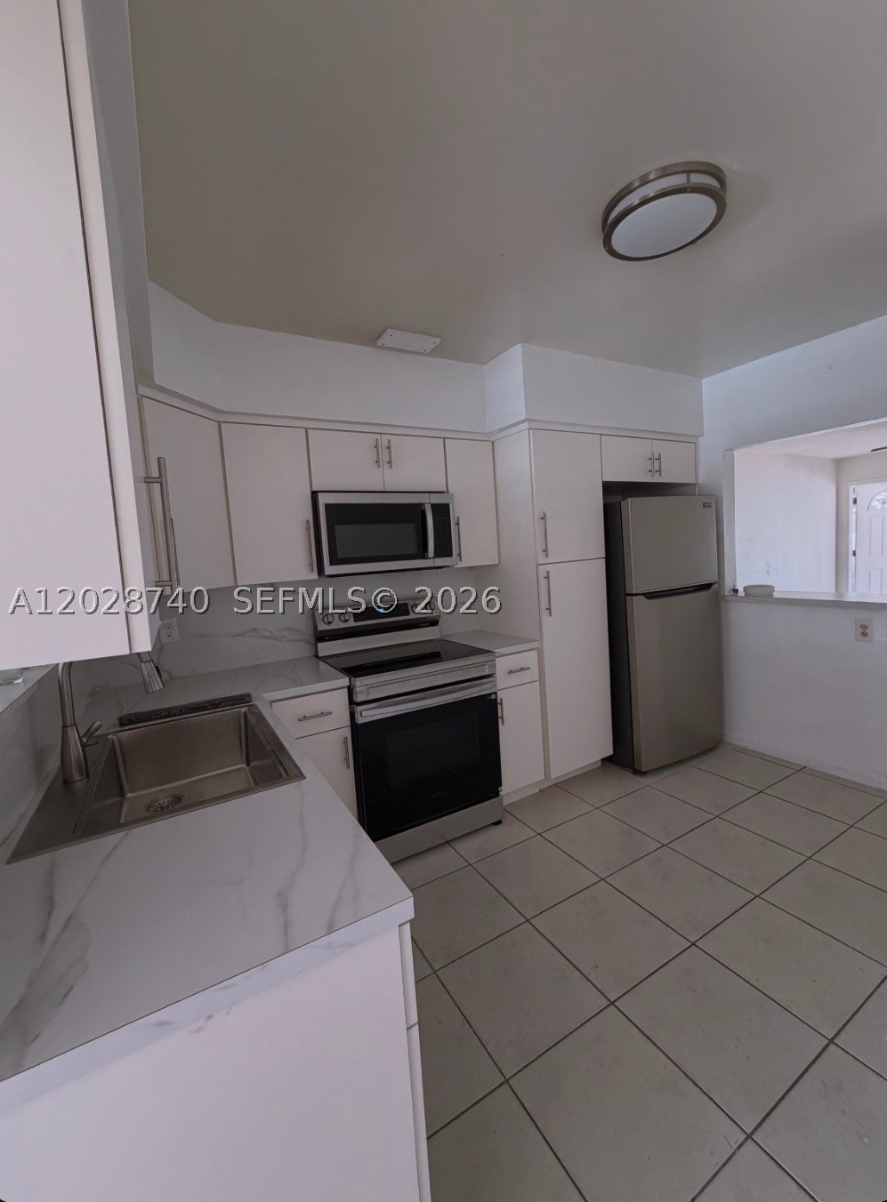 SUNSET LAKE PARK - Residential Lease