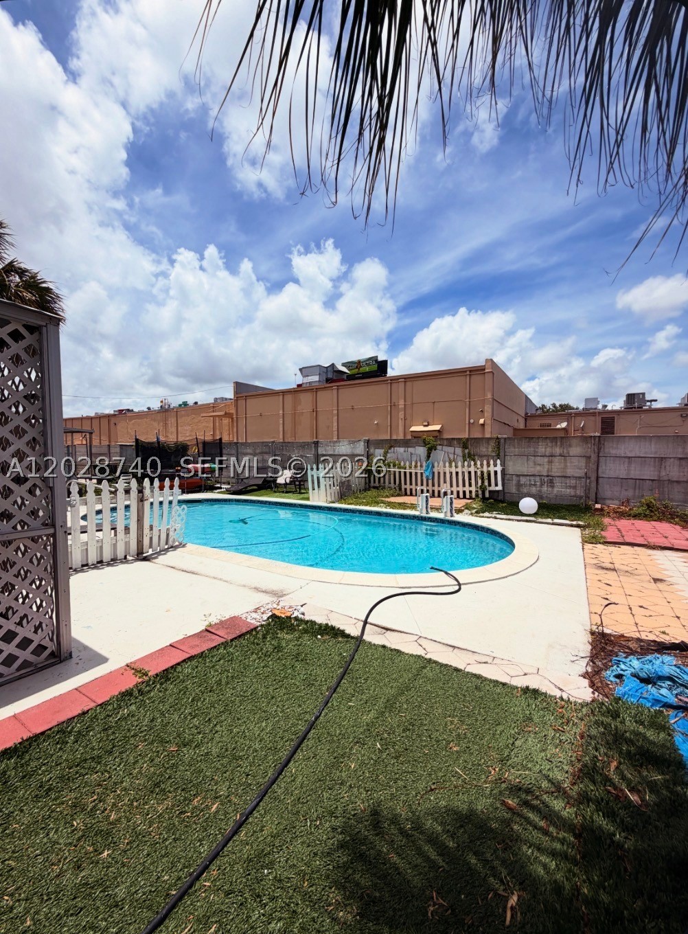 SUNSET LAKE PARK - Residential Lease
