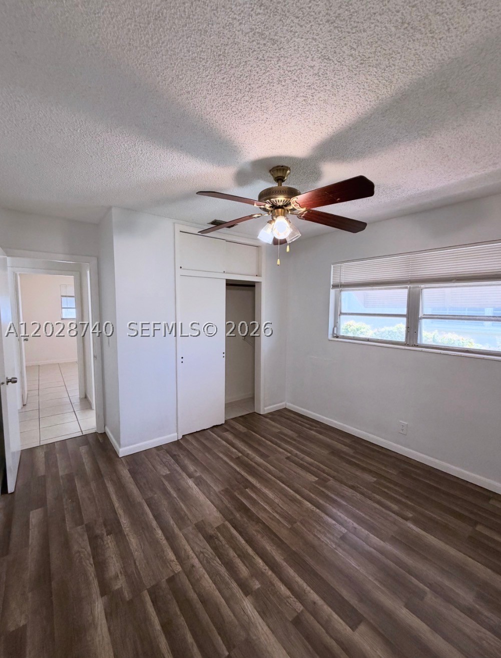 SUNSET LAKE PARK - Residential Lease