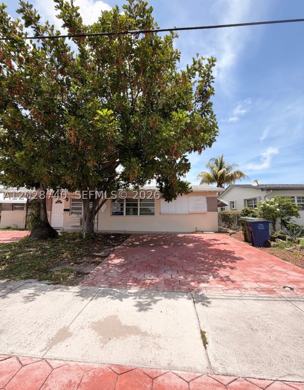 SUNSET LAKE PARK - Residential Lease