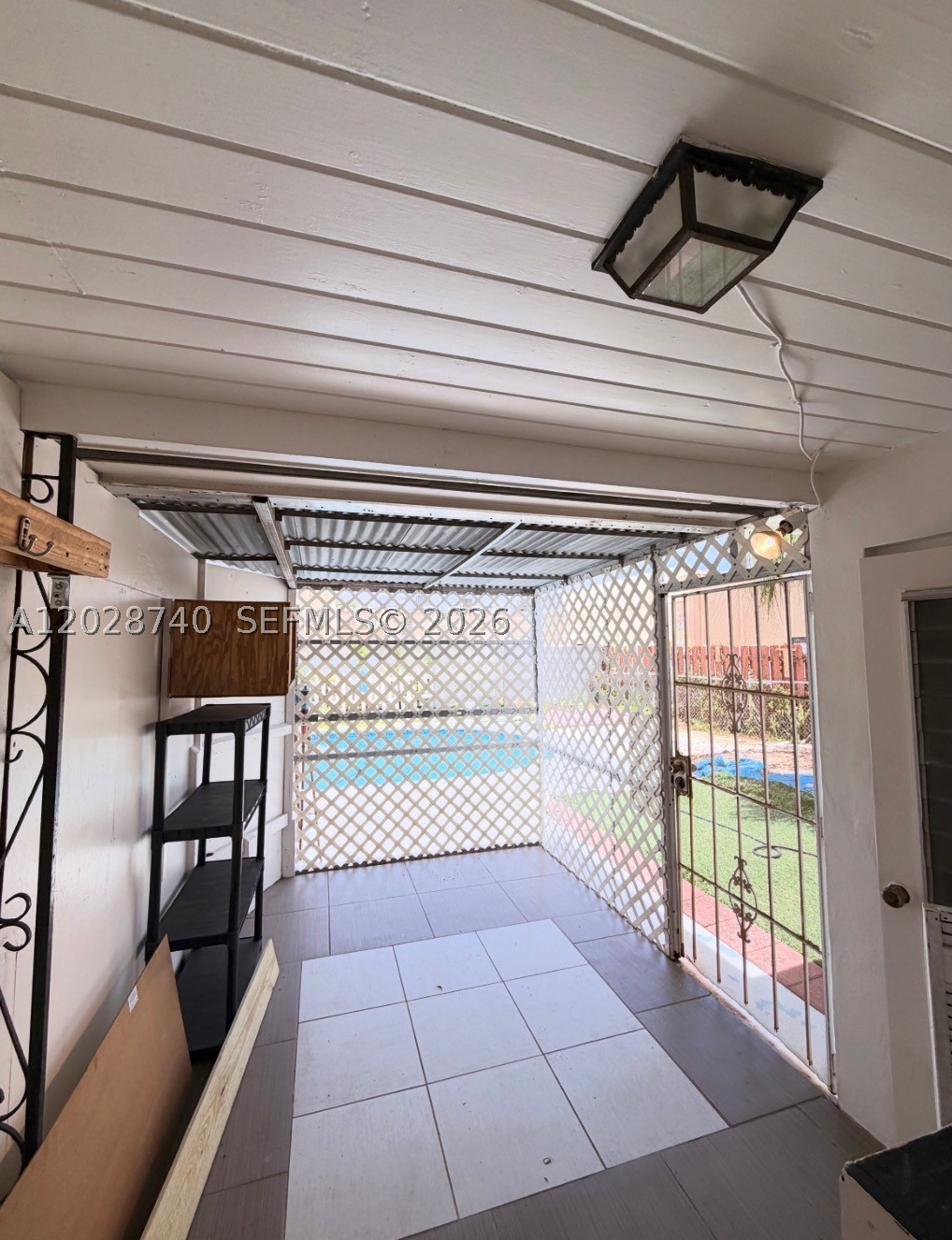 SUNSET LAKE PARK - Residential Lease