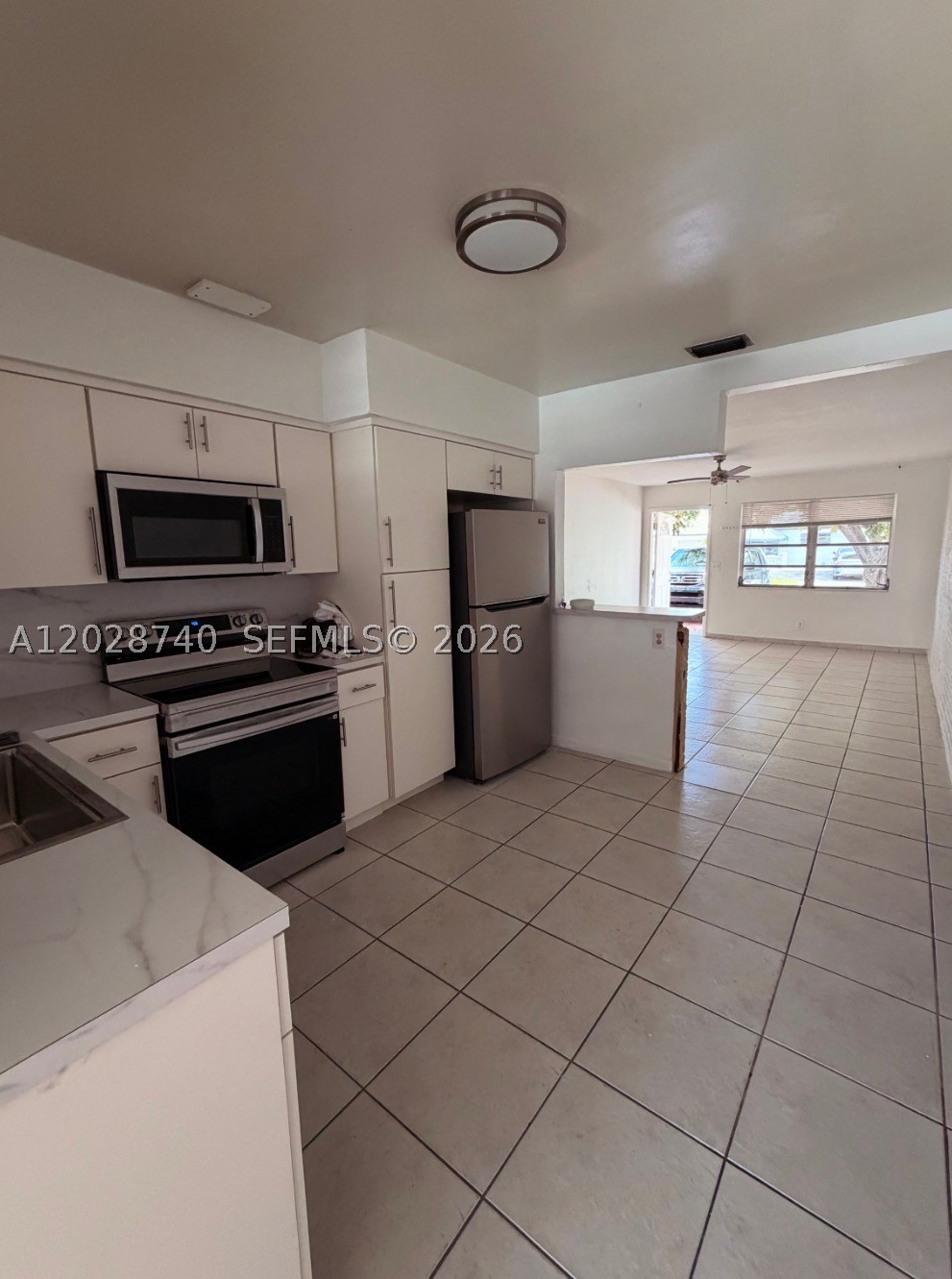 SUNSET LAKE PARK - Residential Lease