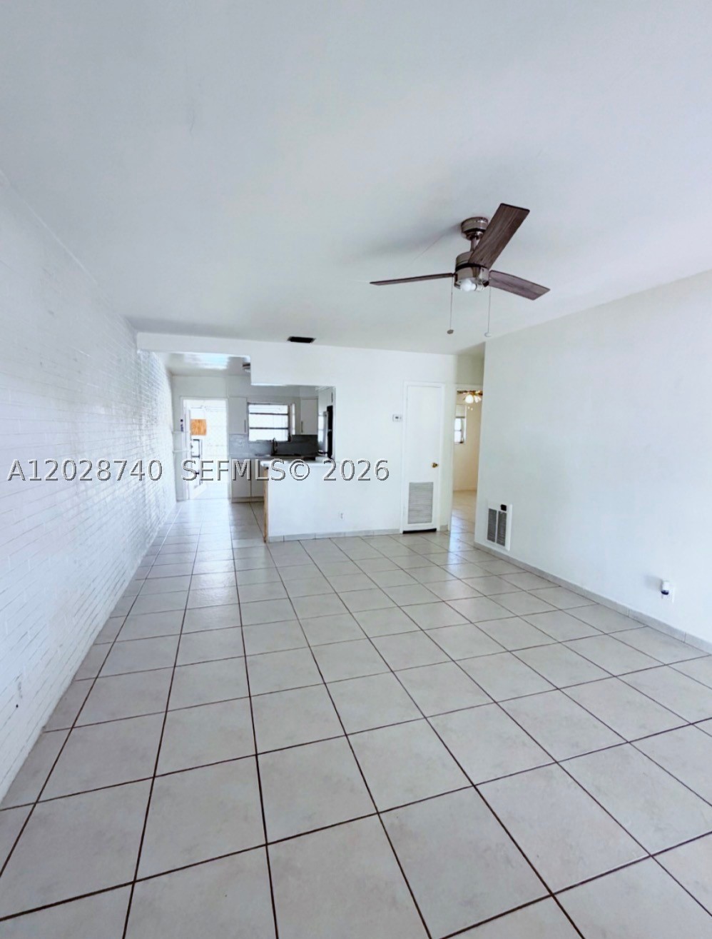 SUNSET LAKE PARK - Residential Lease