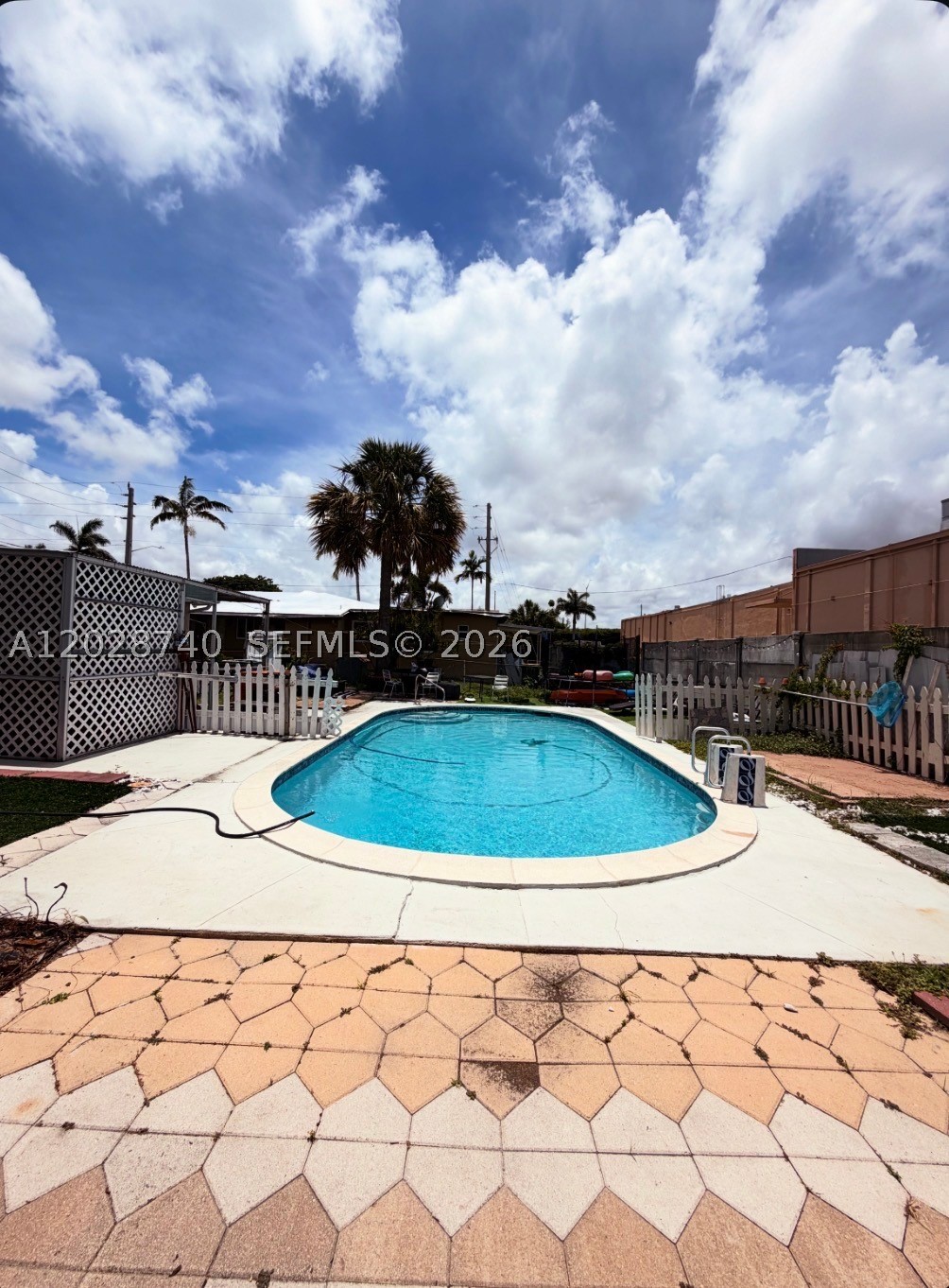 SUNSET LAKE PARK - Residential Lease