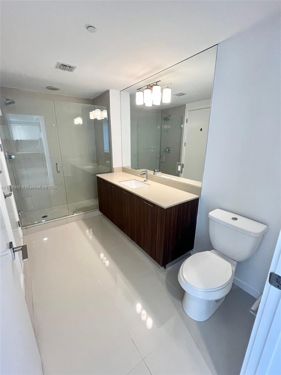 5300 PASEO CONDO - Residential Lease