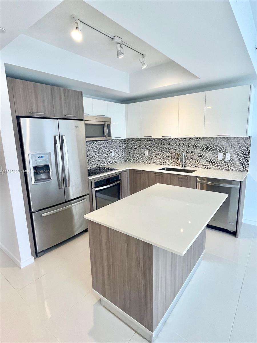 5300 PASEO CONDO - Residential Lease