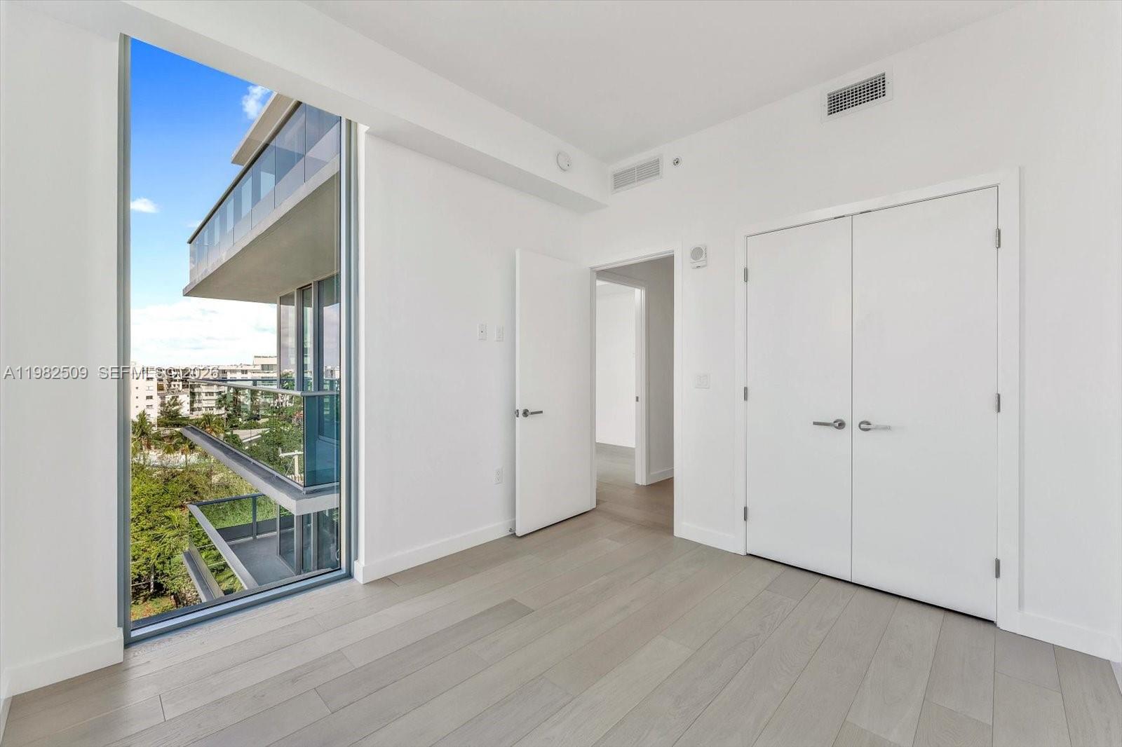 BAY HARBOR ISLAND - Residential