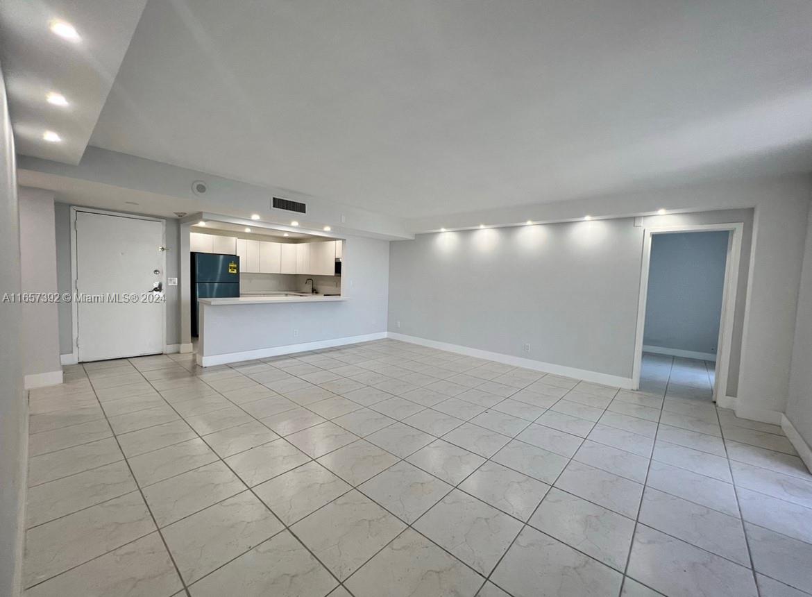 SAILBOAT CAY CONDO - Residential
