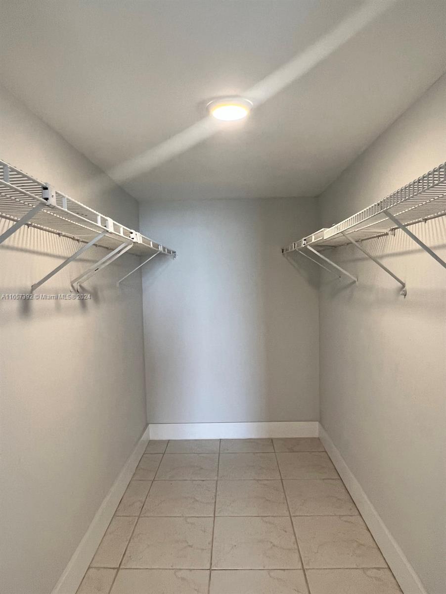 SAILBOAT CAY CONDO - Residential