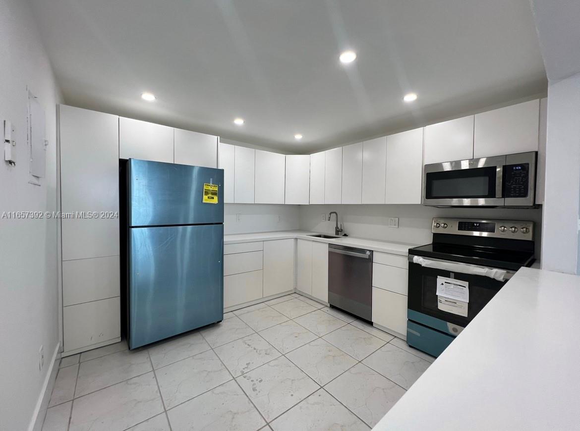 Beautifully renovated floor plan 2/2 apartment with great views. There is one primary suite, another large 2nd bedroom. Renovated tile floors throughout, flat ceilings, modern open kitchen with new cabinets, counter tops and
stainless steel appliances, new bathrooms floors and balcony with city views. Apt can be rented right away. 24
hours security, laundry facilities, pool, storage and covered parking. Excellent location close to Aventura, I-95,
located close to FIU, Johnson and Wales, Berry University, a short distance from Parks, Malls, and Restaurants and
only a short drive to the Beach. Right on BISCAYNE BLVD Across Street from Starbucks, Banks, Restaurants and
minutes from Costco, Publix and the beaches. Make it your home or a great opportunity for Investors.