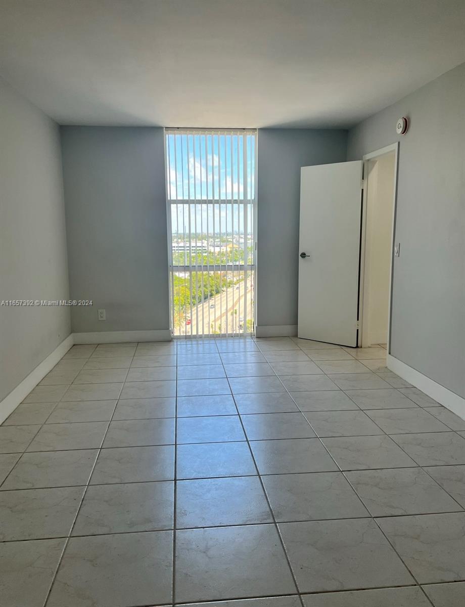 SAILBOAT CAY CONDO - Residential