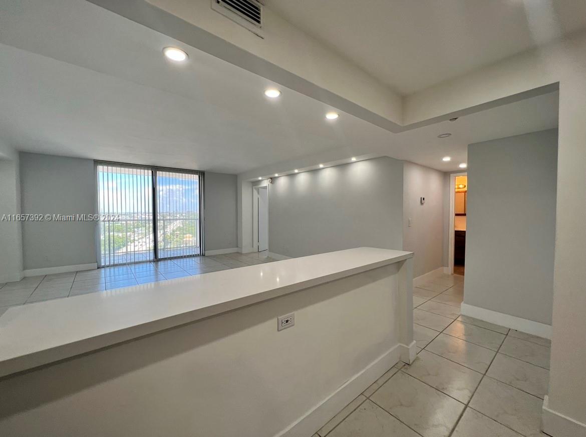 SAILBOAT CAY CONDO - Residential