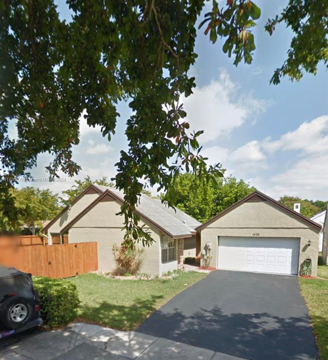 AUDUBON CLUSTER WEST - Residential Lease