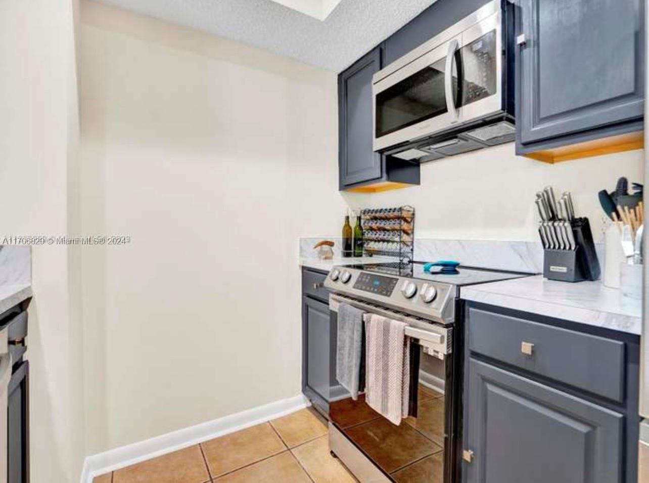 AUDUBON CLUSTER WEST - Residential Lease