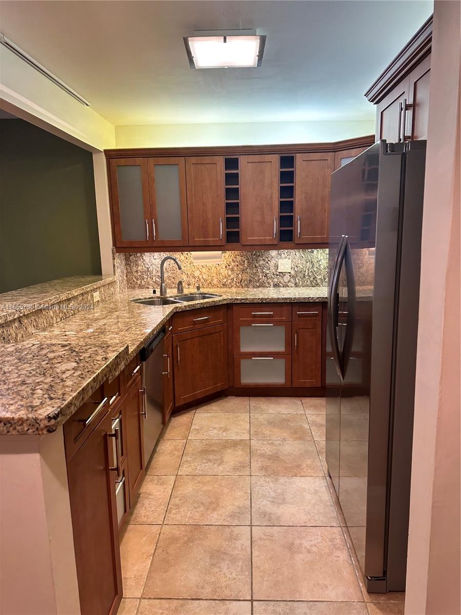 OLYMPUS CONDO PHASE - Residential Lease
