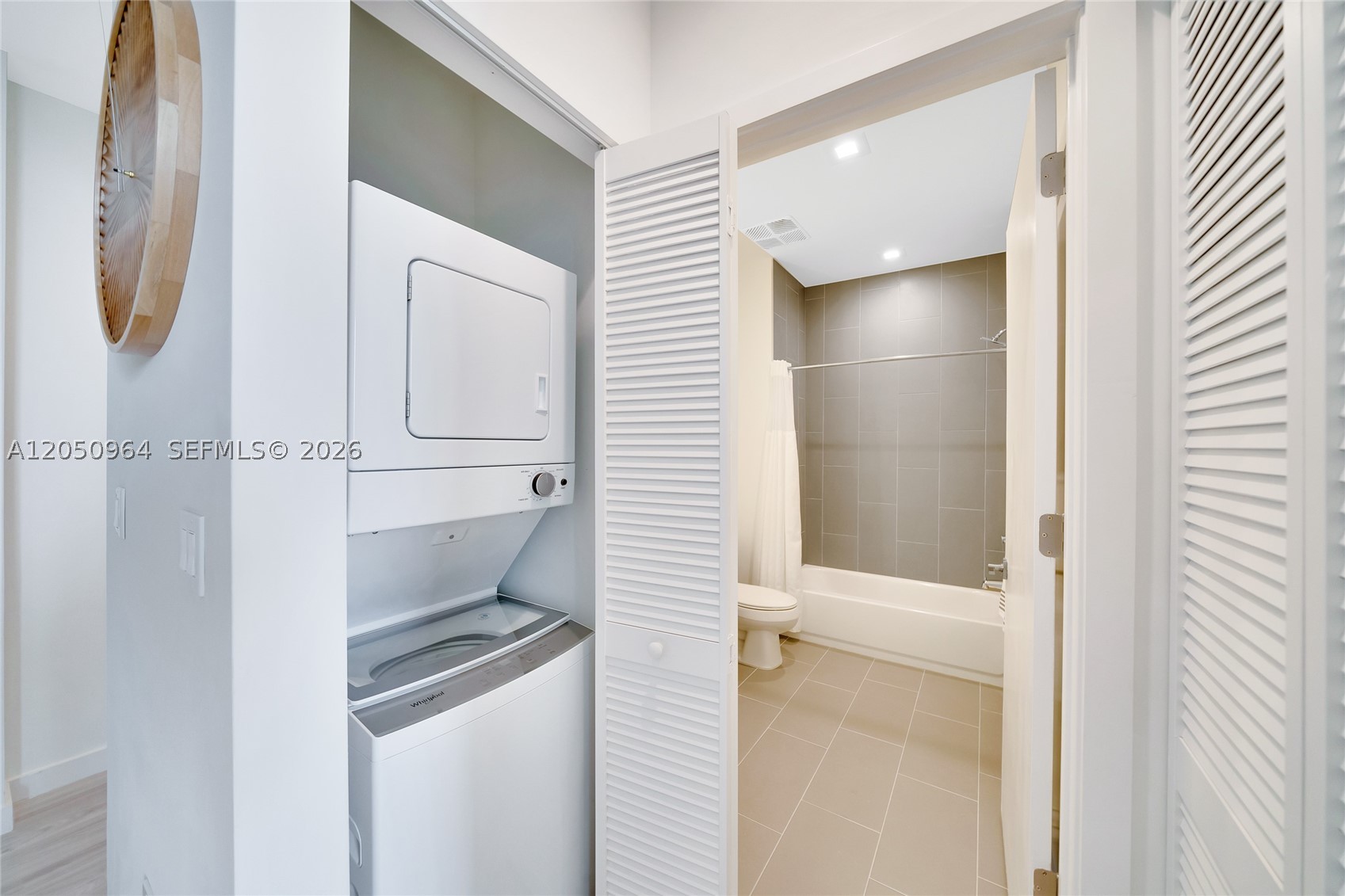 HOLLYWOOD - Residential Lease