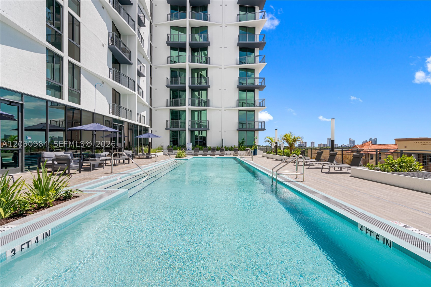 HOLLYWOOD - Residential Lease