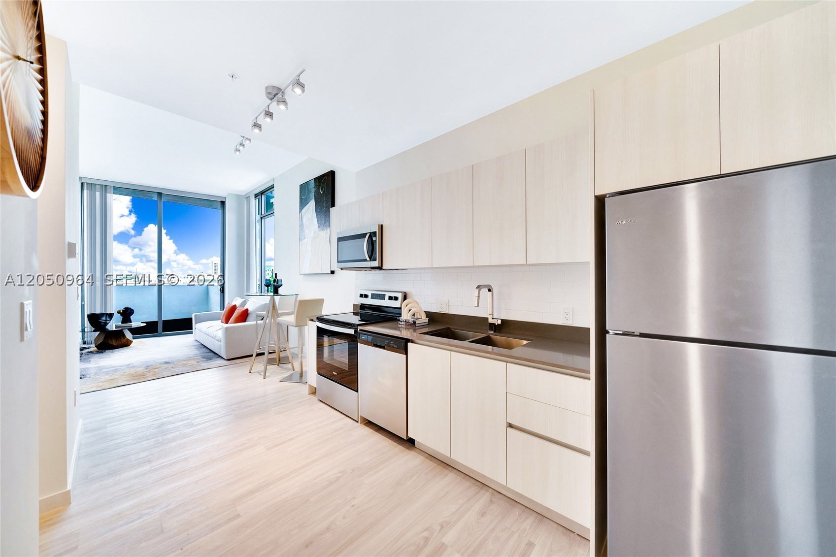 HOLLYWOOD - Residential Lease
