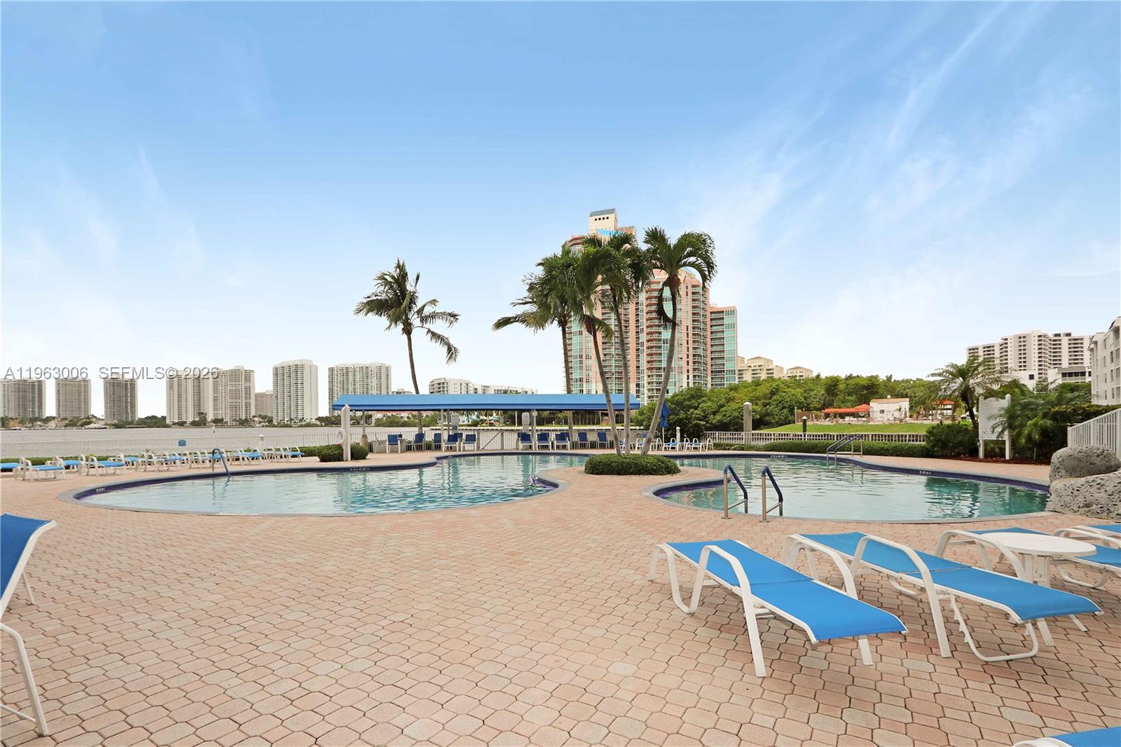 MYSTIC POINTE TOWER 500 C - Residential