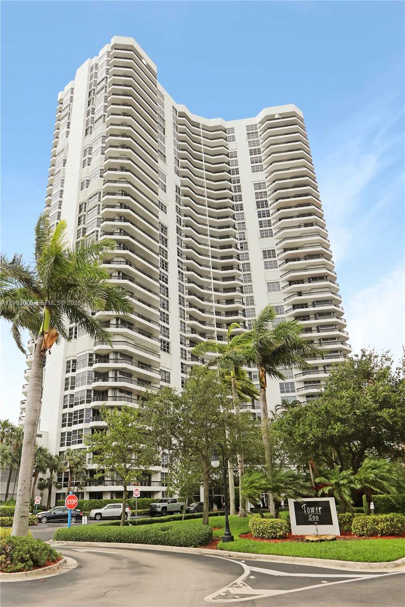 MYSTIC POINTE TOWER 500 C - Residential