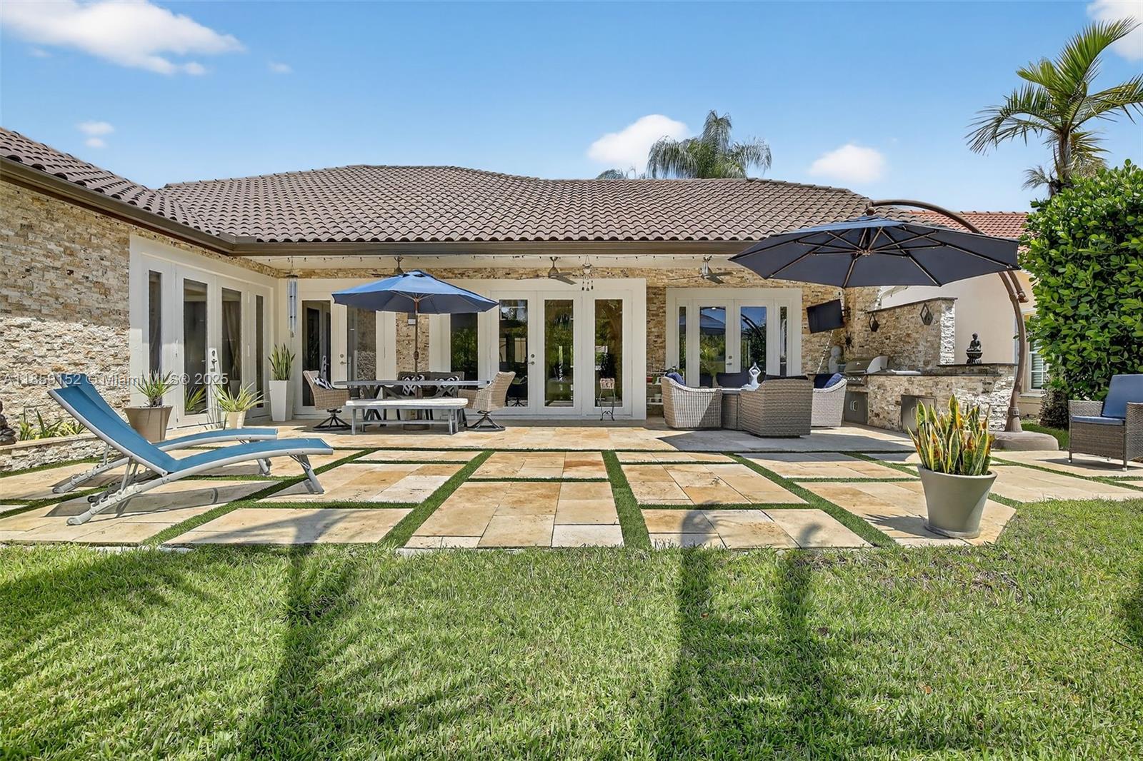LAGUNA SPRINGS I - Residential