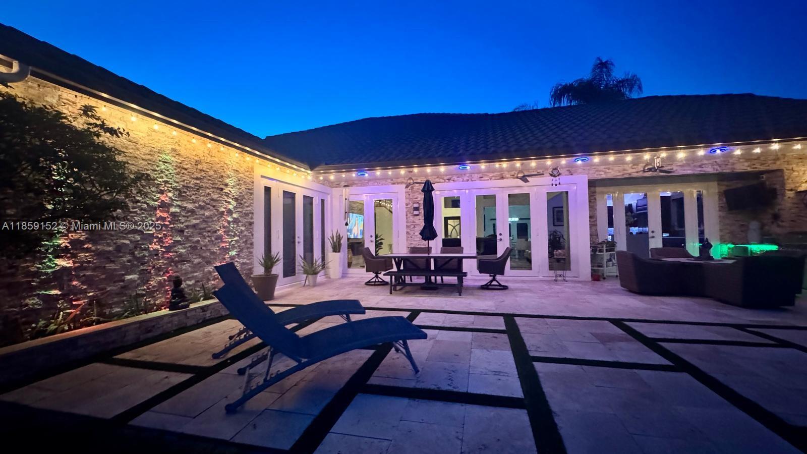 LAGUNA SPRINGS I - Residential