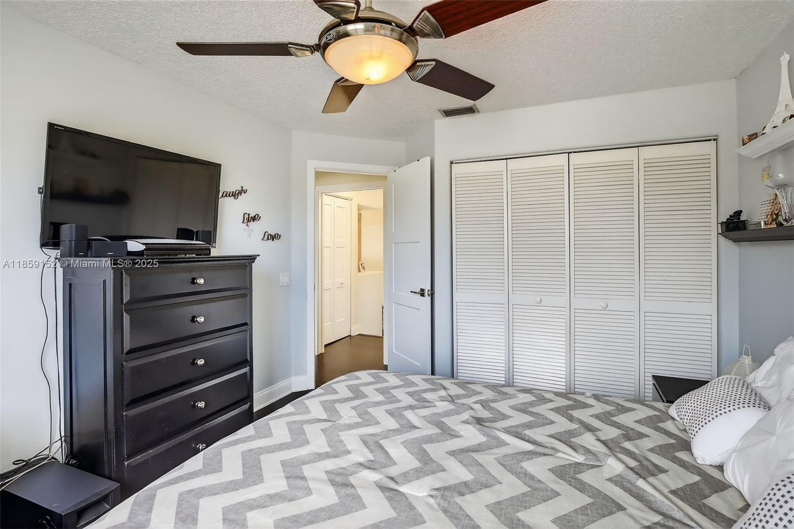 LAGUNA SPRINGS I - Residential