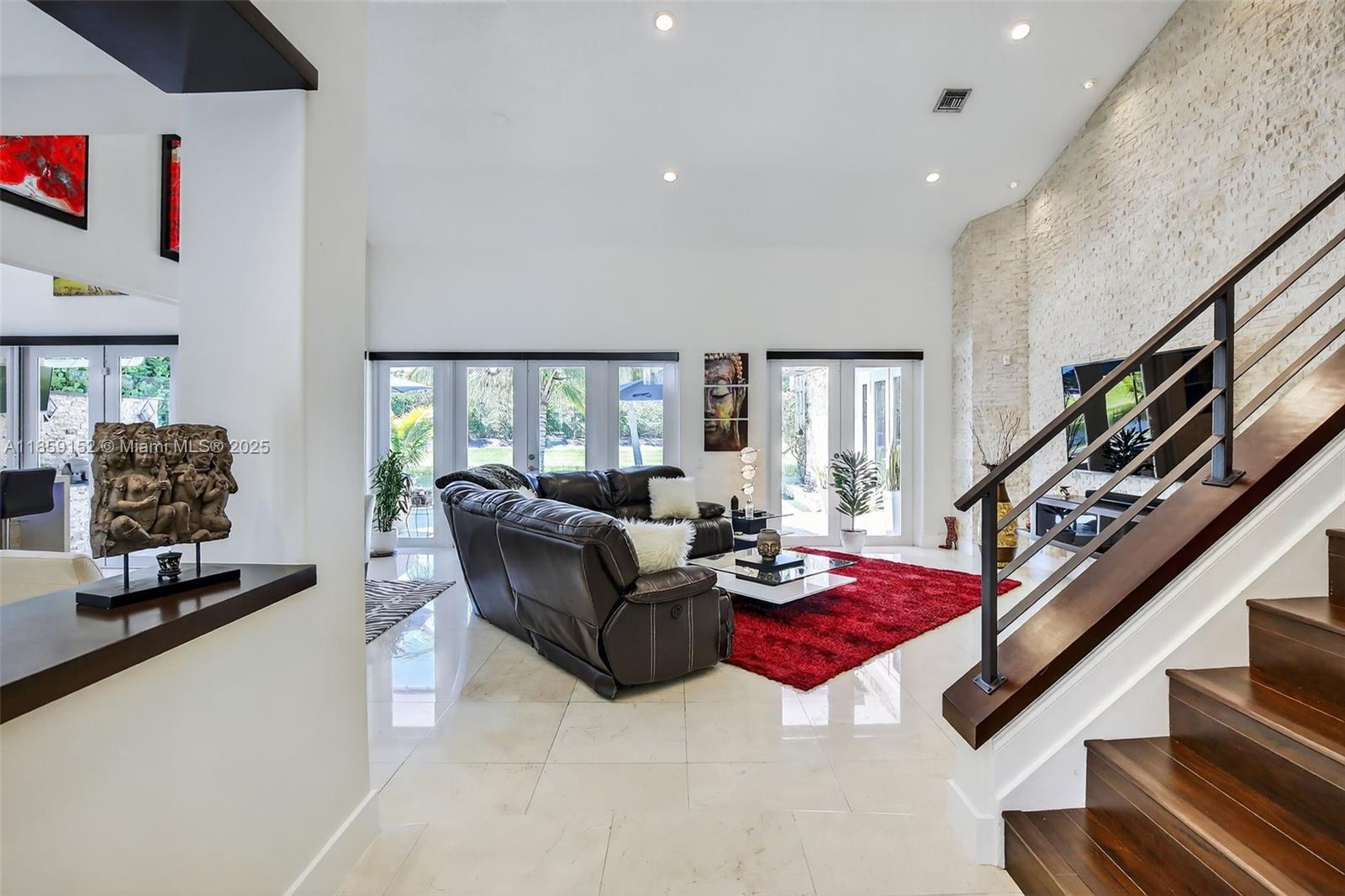 LAGUNA SPRINGS I - Residential