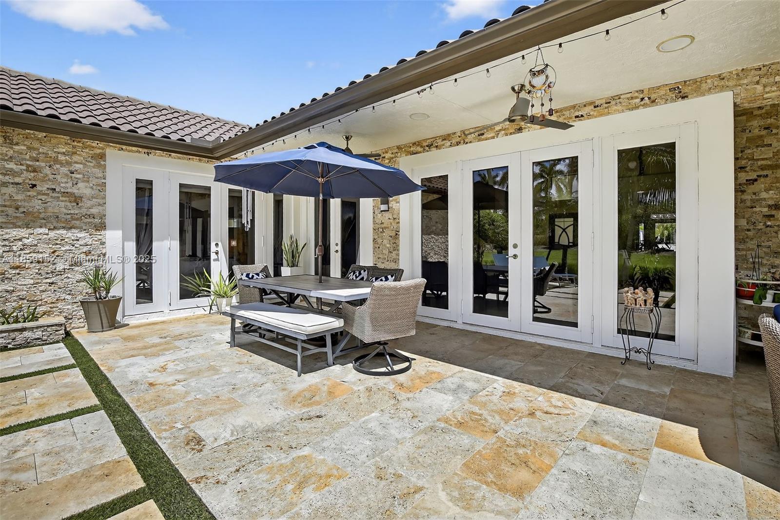 LAGUNA SPRINGS I - Residential