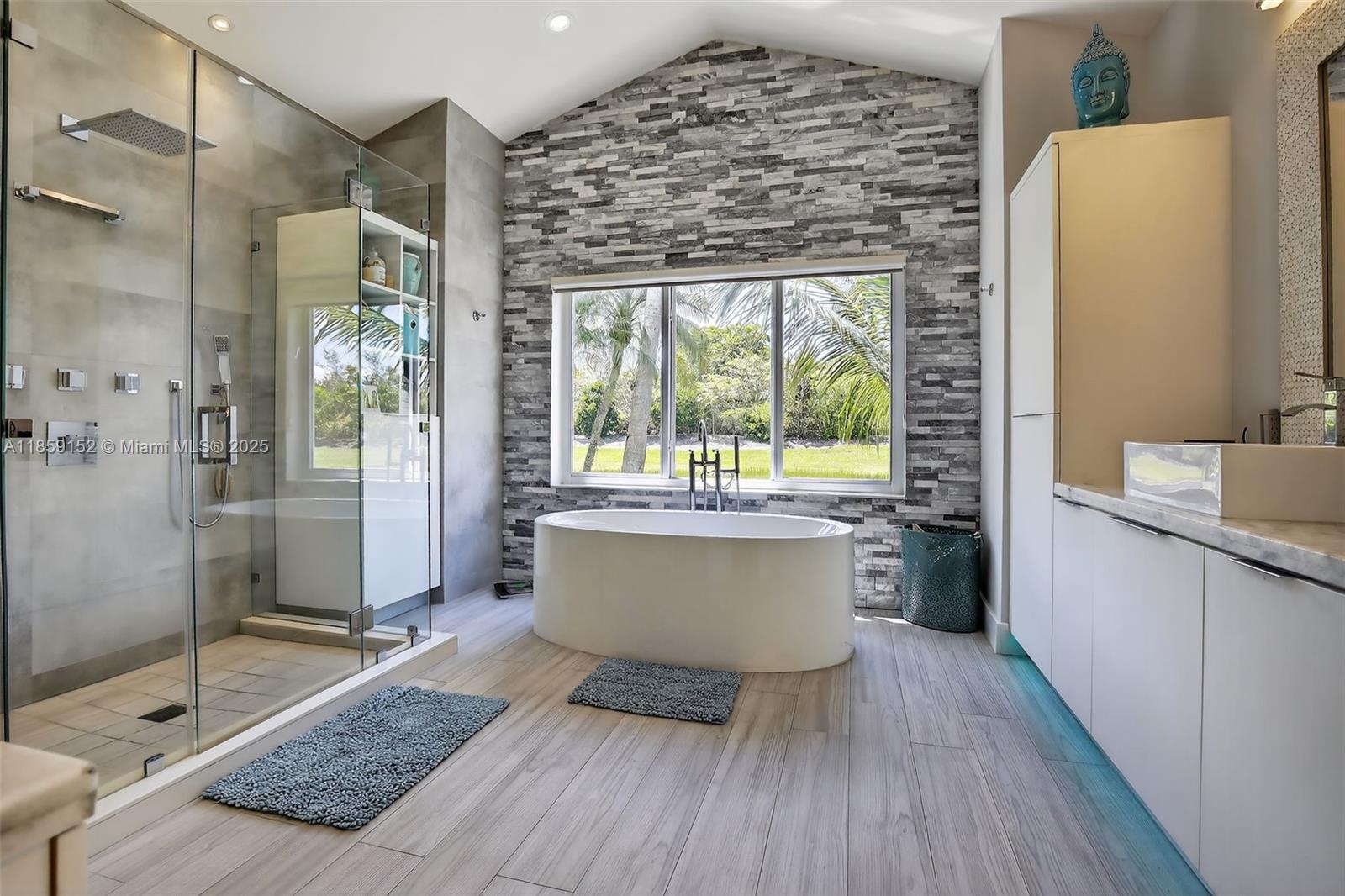 LAGUNA SPRINGS I - Residential