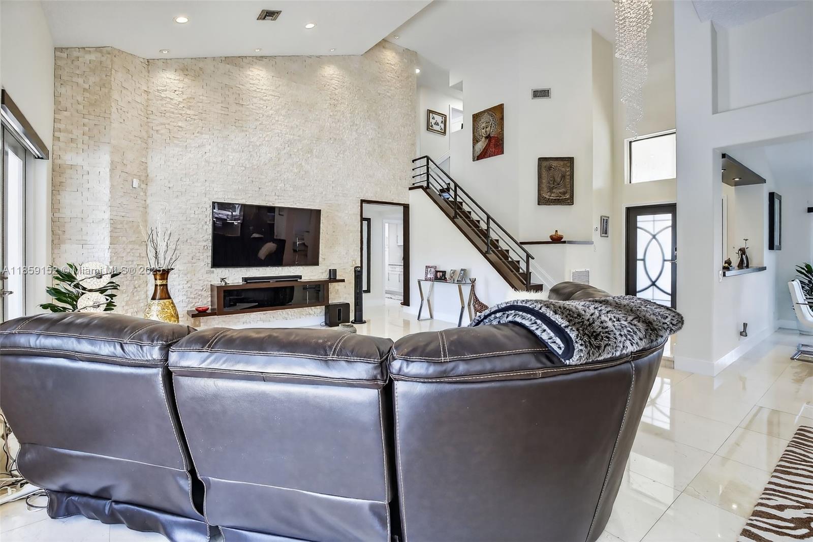 LAGUNA SPRINGS I - Residential