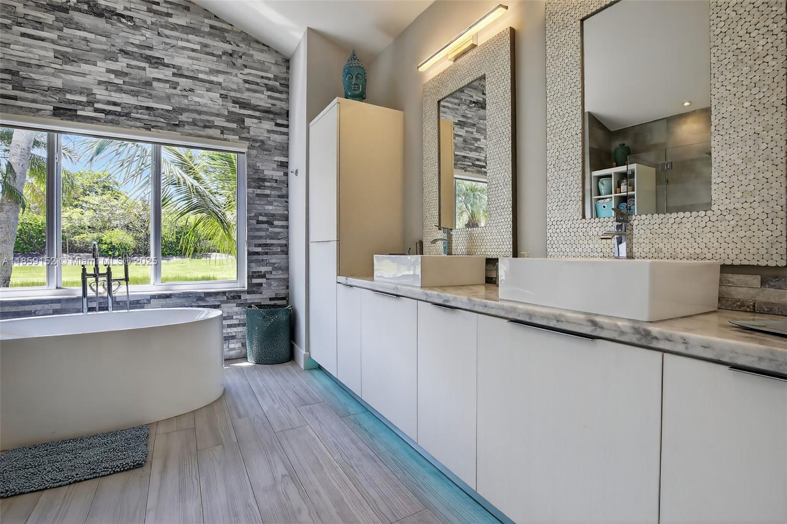 LAGUNA SPRINGS I - Residential