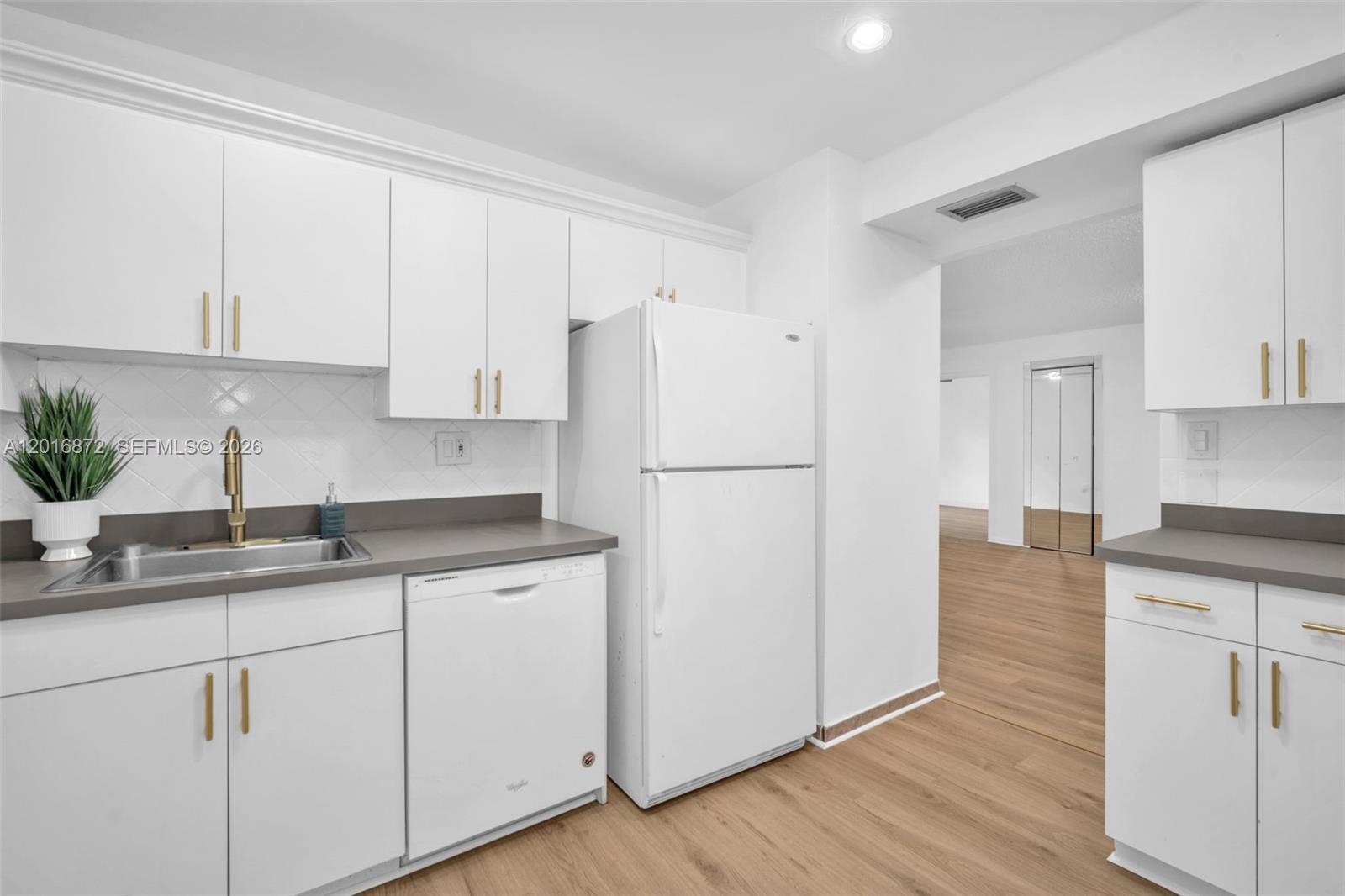 OAKBROOK IV V VI VII COND - Residential