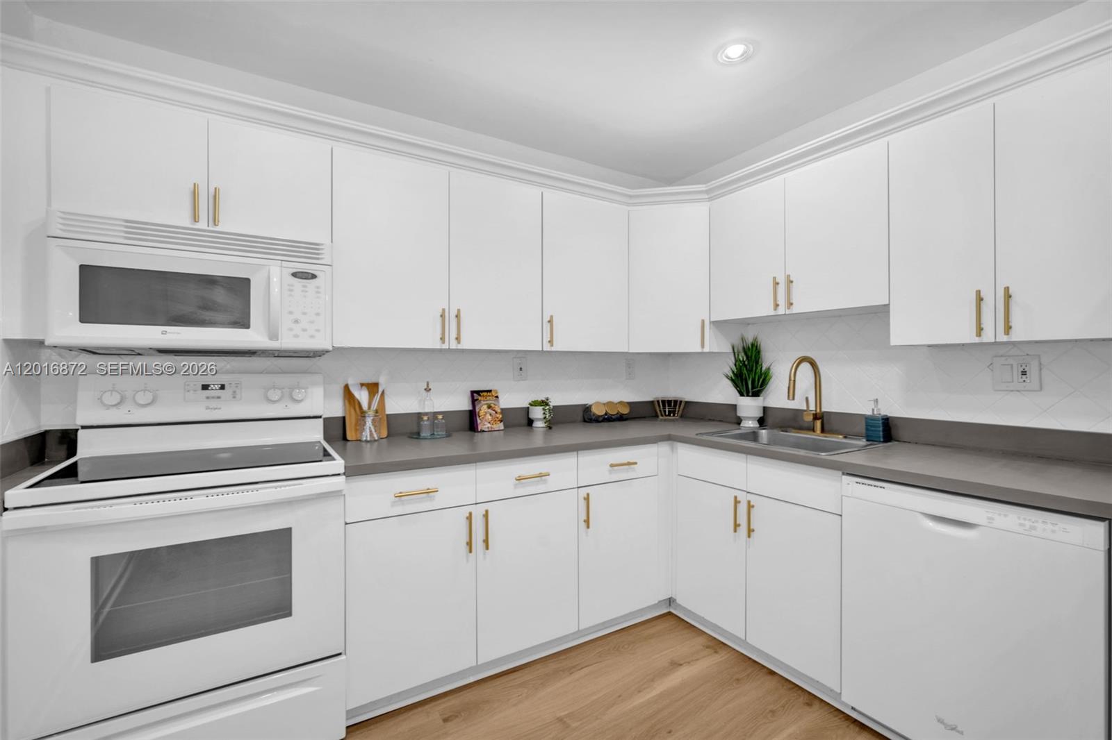 OAKBROOK IV V VI VII COND - Residential