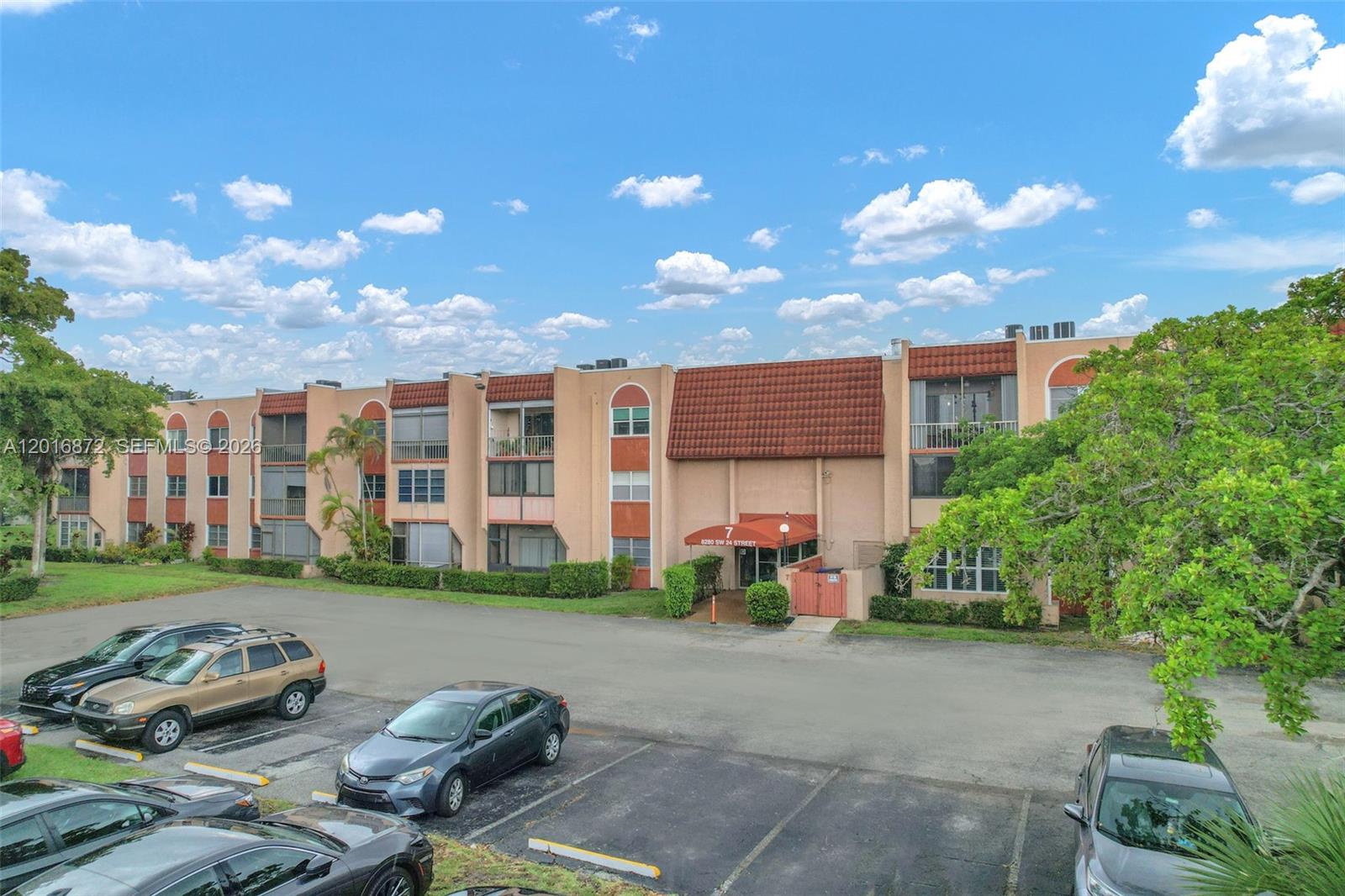 OAKBROOK IV V VI VII COND - Residential