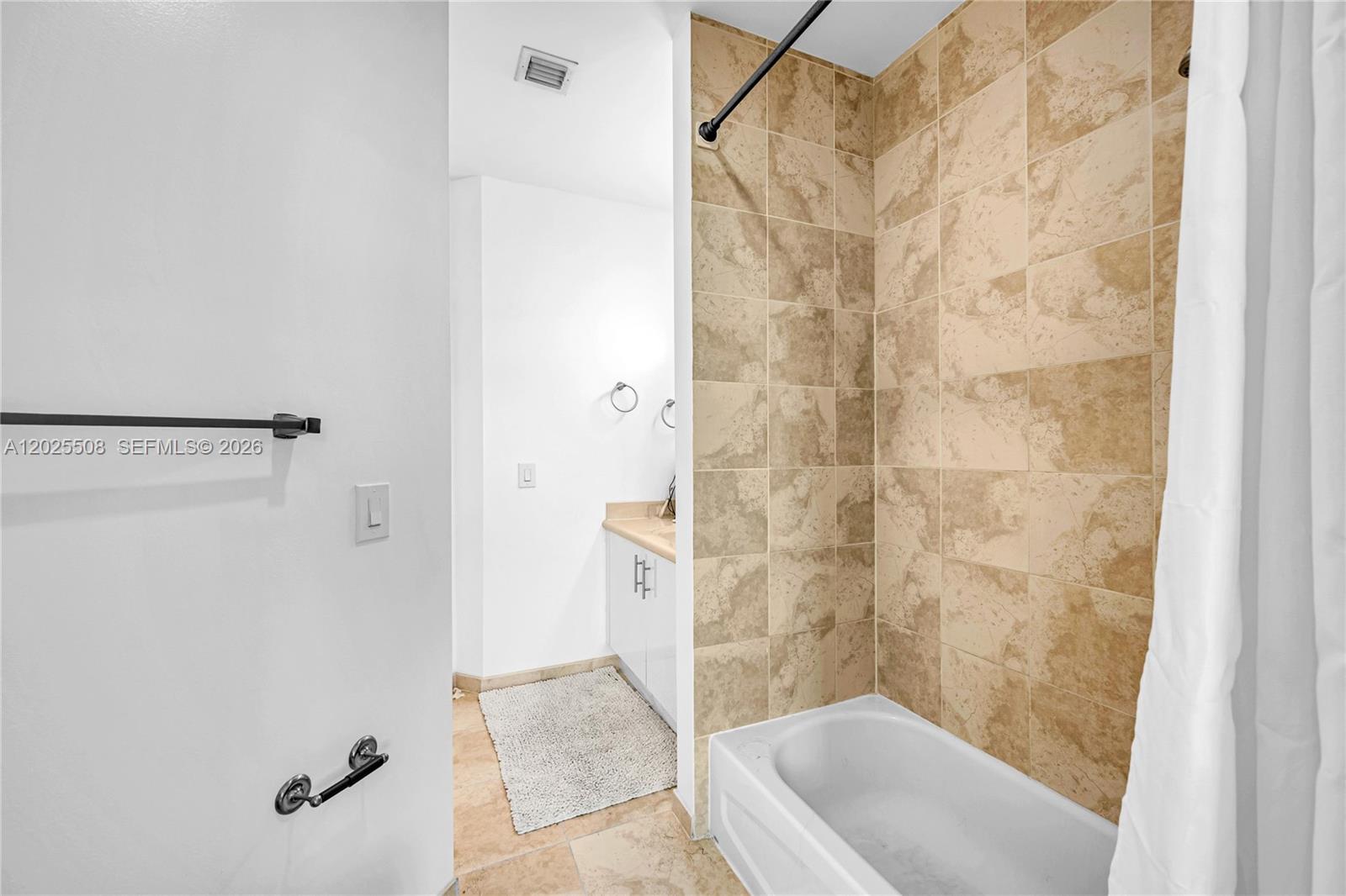 360 CONDO A - Residential Lease