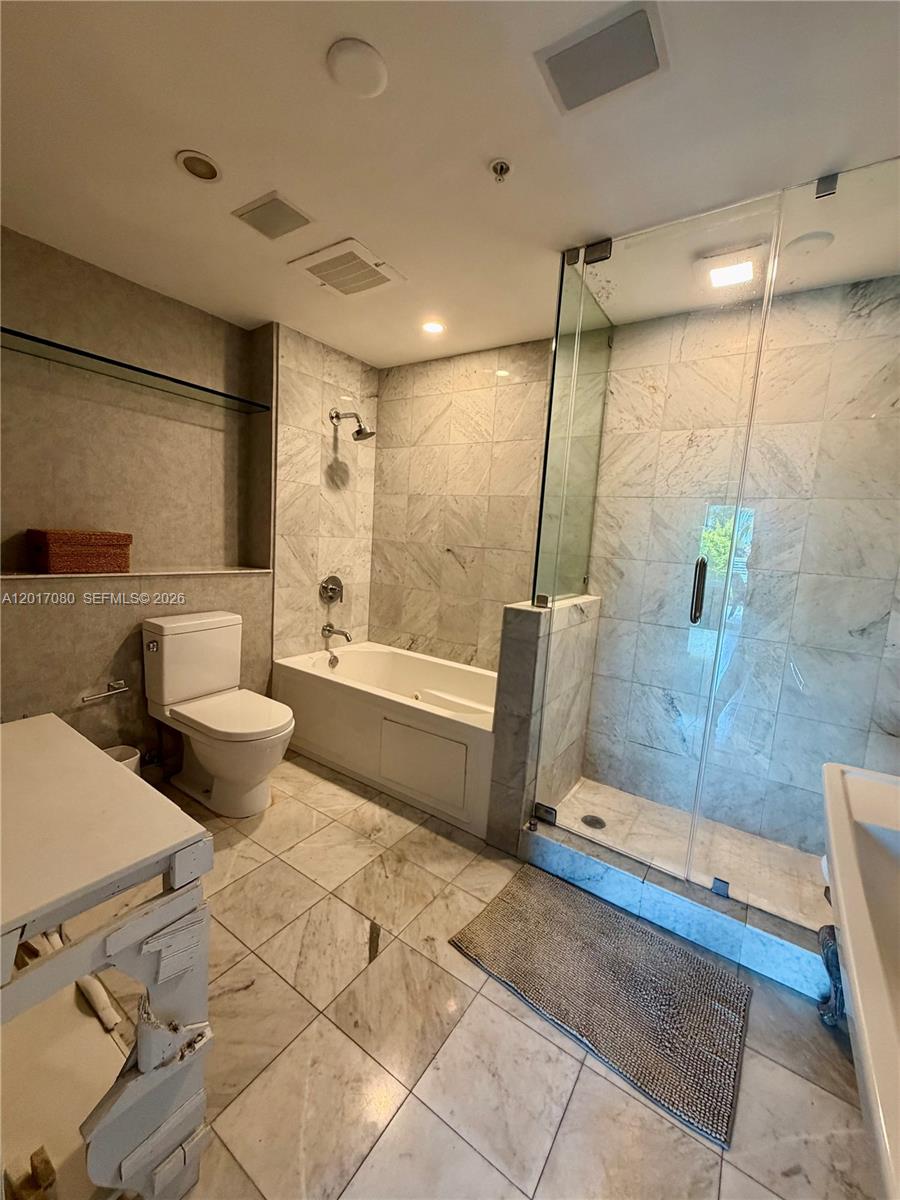 REGATTA AT INDIAN CREEK C - Residential