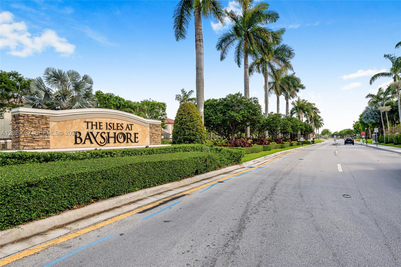 THE COURTS AT BAYSHORE II - Residential