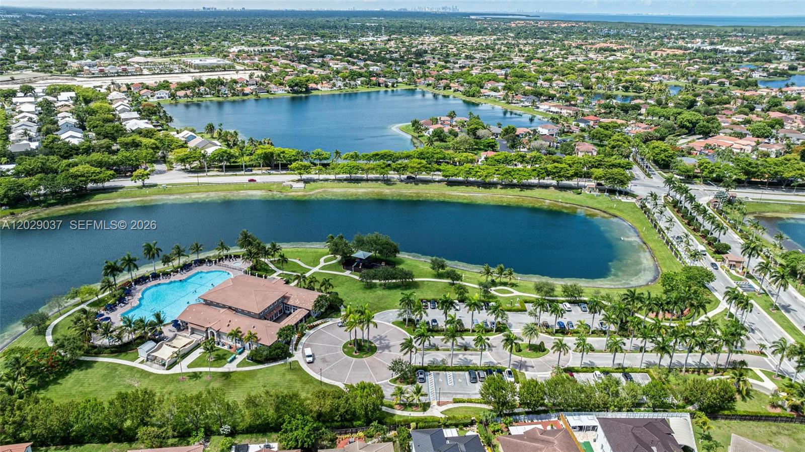 THE COURTS AT BAYSHORE II - Residential
