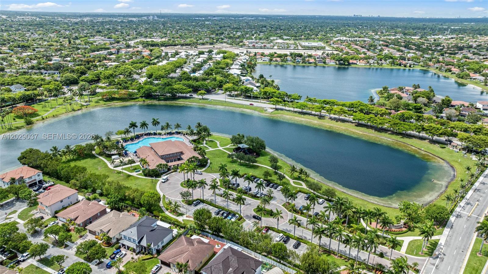 THE COURTS AT BAYSHORE II - Residential
