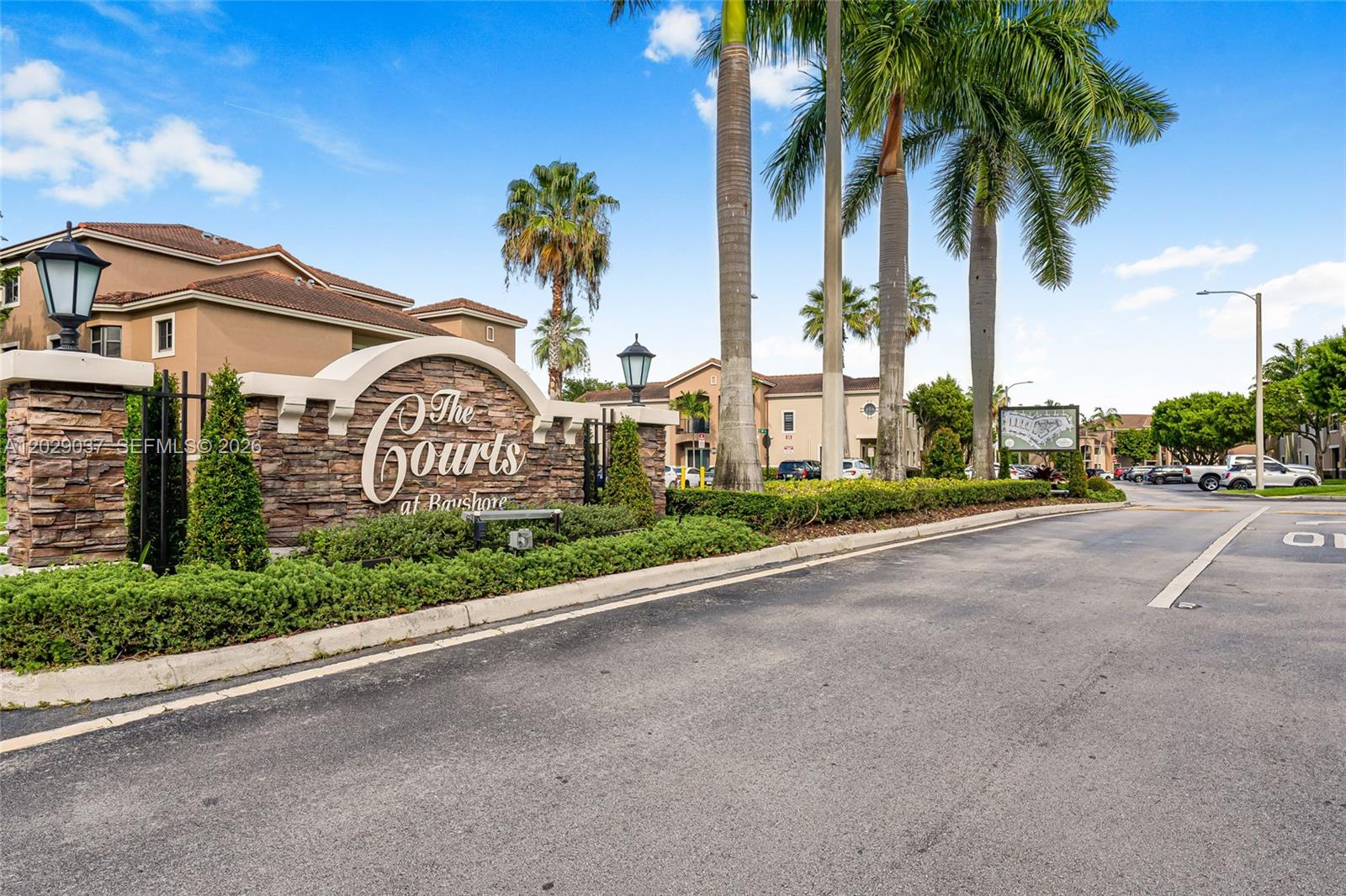 THE COURTS AT BAYSHORE II - Residential