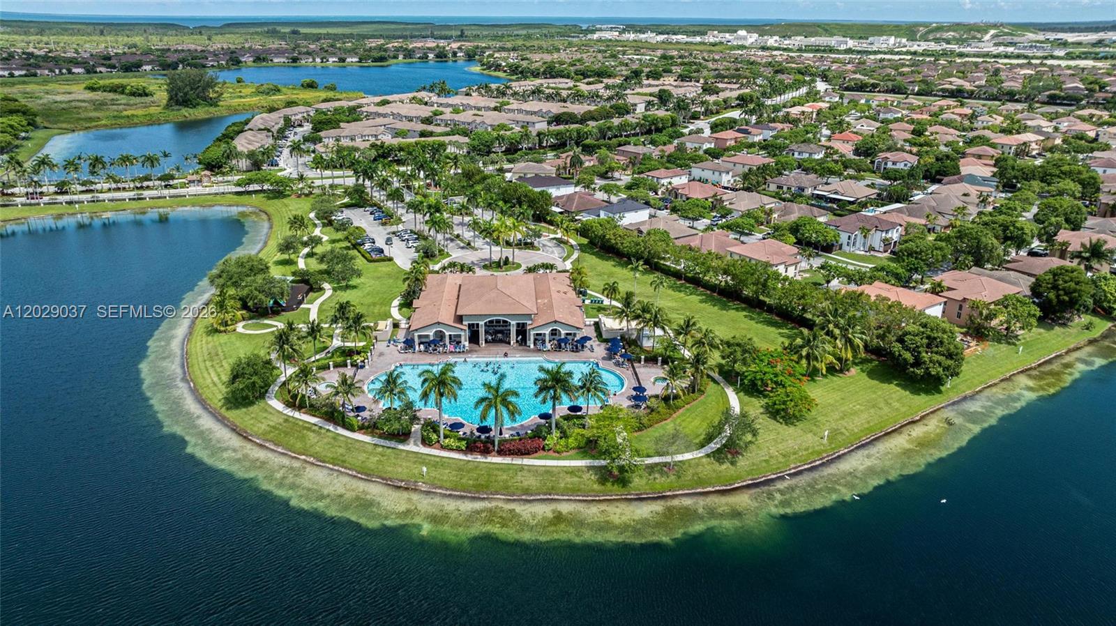 THE COURTS AT BAYSHORE II - Residential