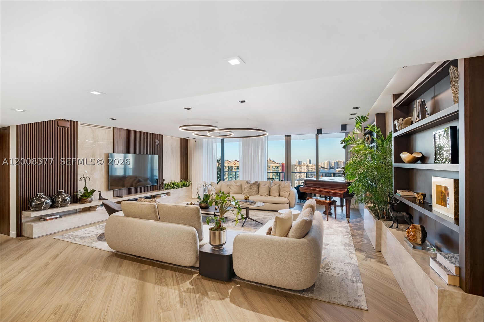 PARQUE TOWERS CONDO - Residential