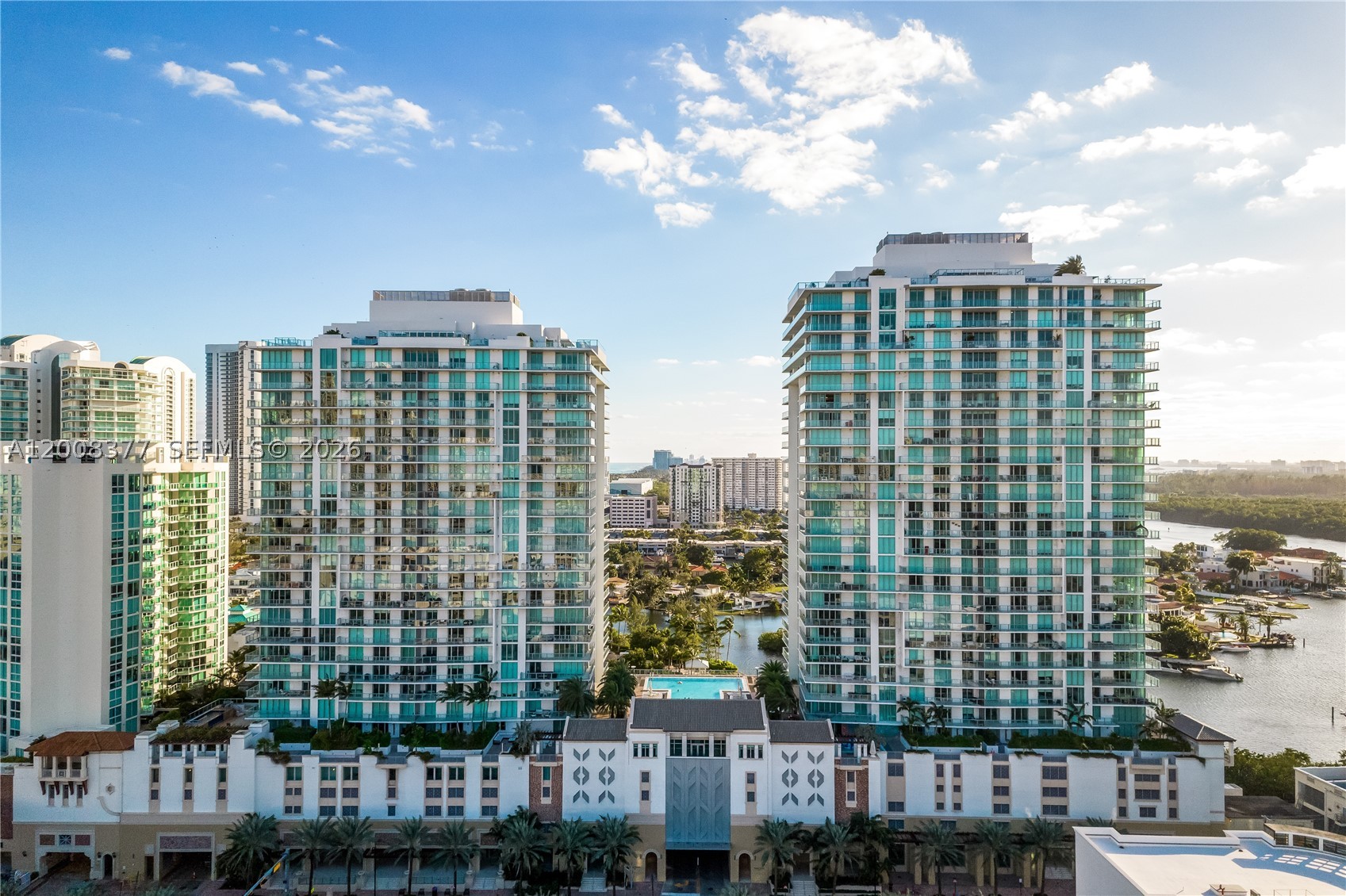 PARQUE TOWERS CONDO - Residential