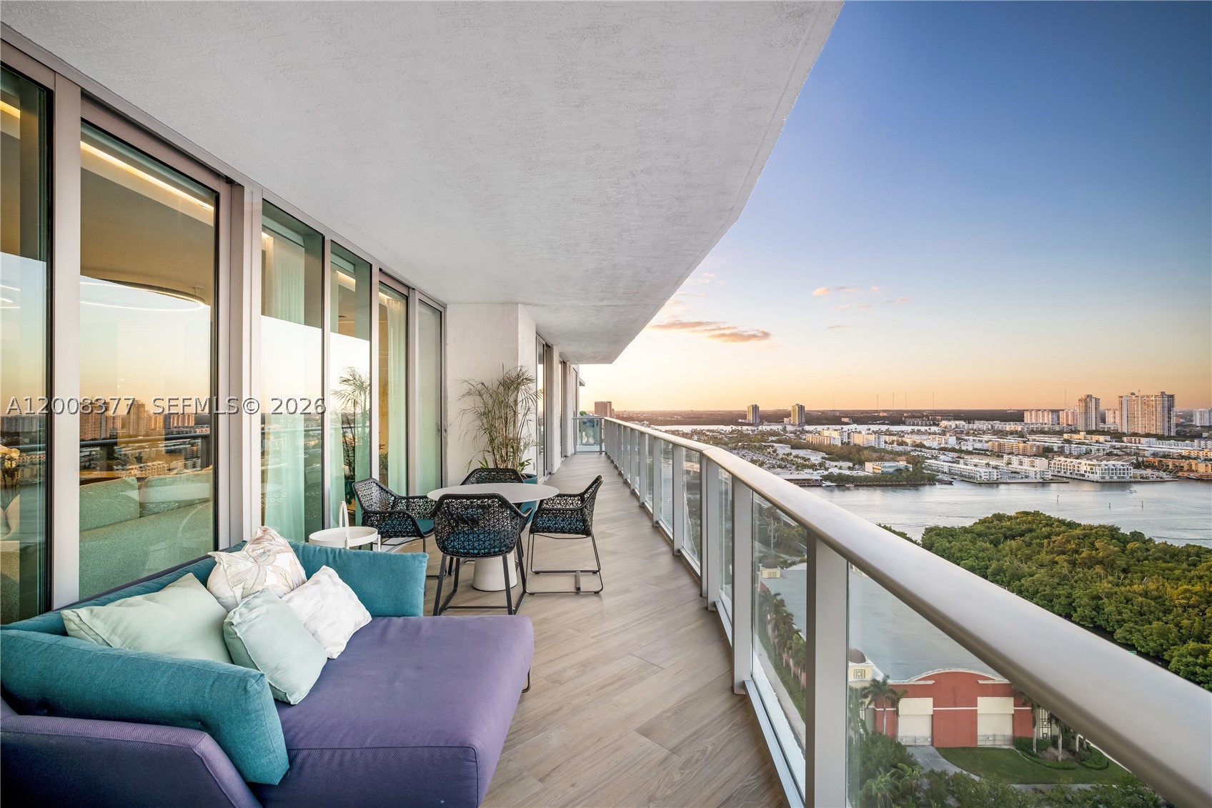 PARQUE TOWERS CONDO - Residential