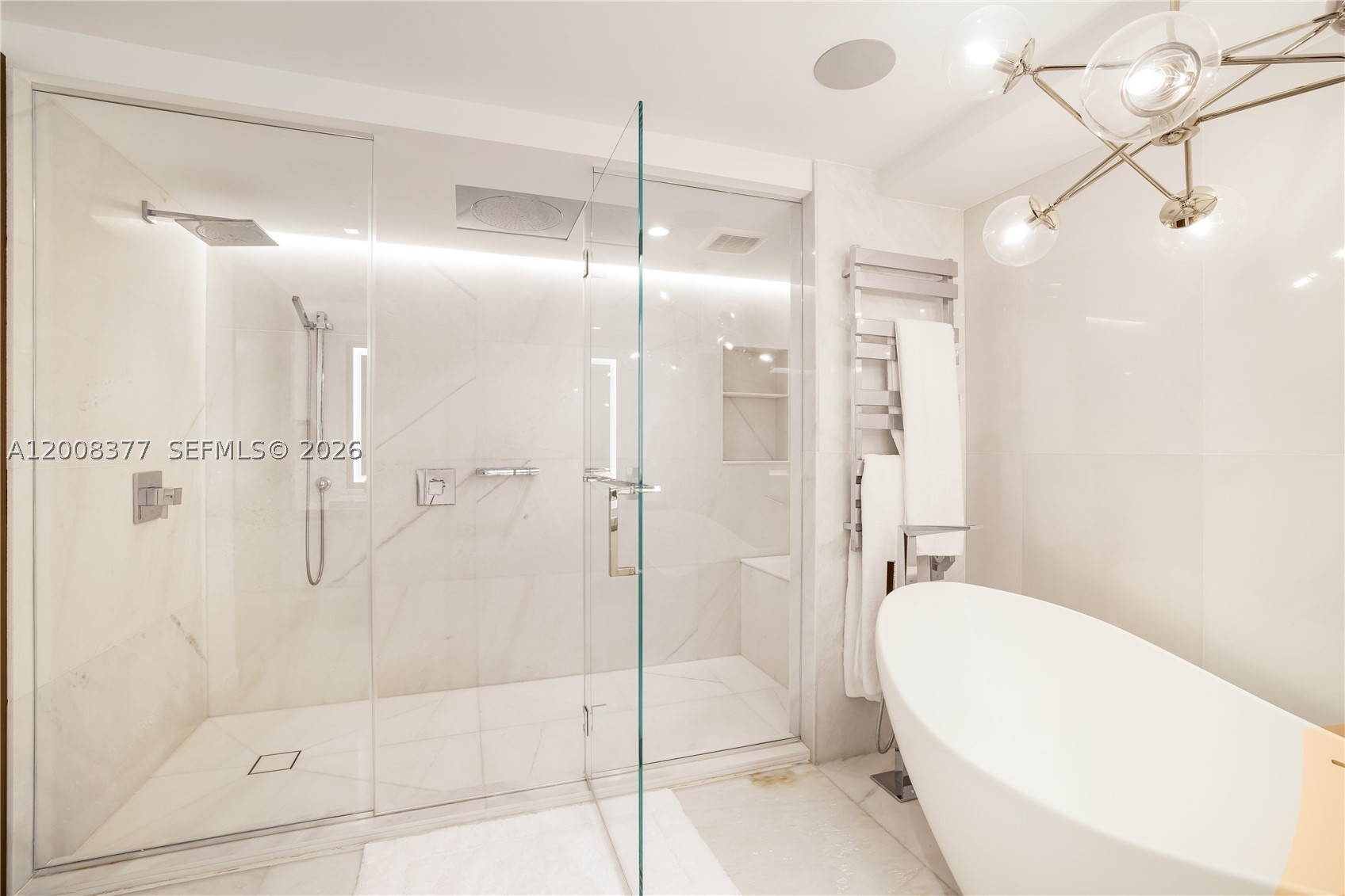 PARQUE TOWERS CONDO - Residential