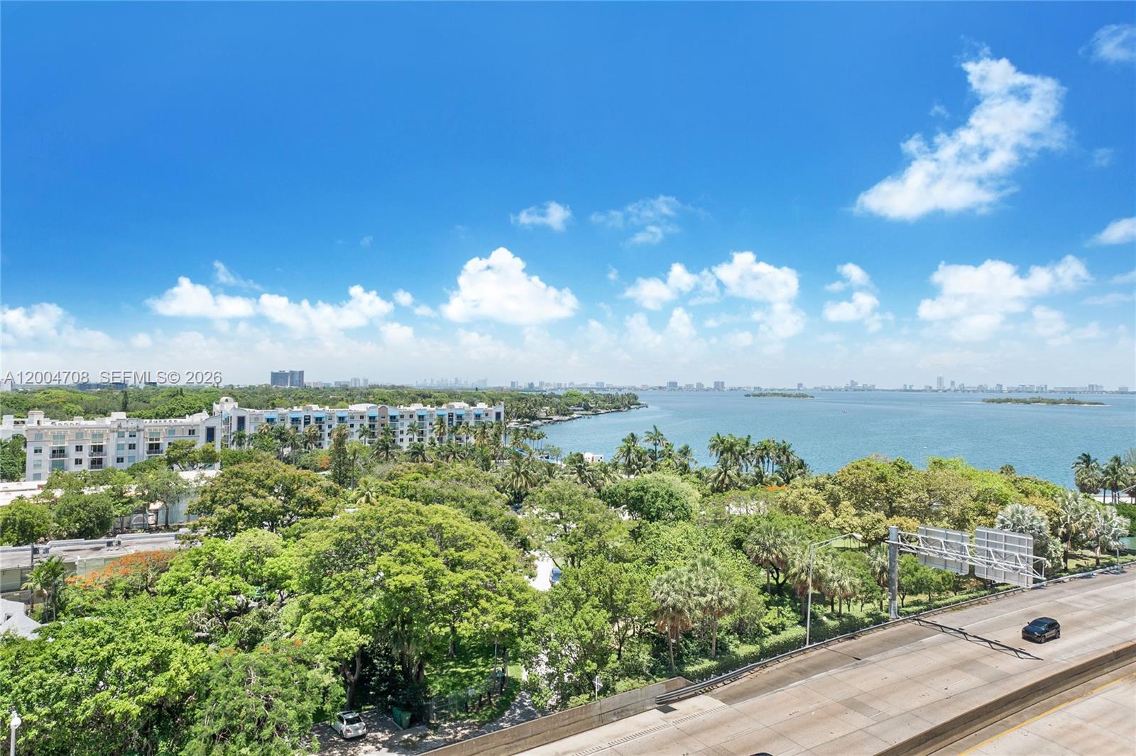 BLUE CONDO - Residential