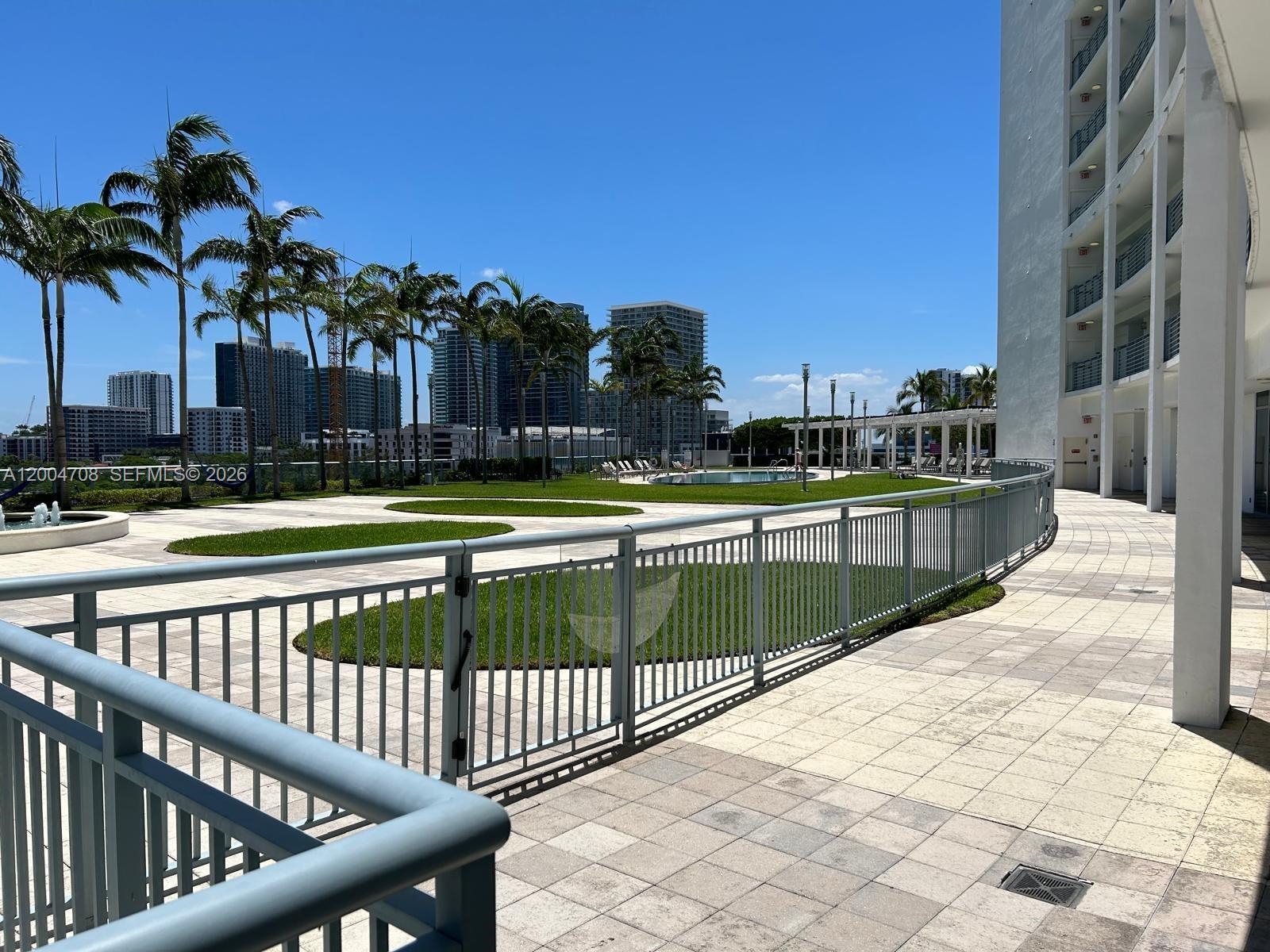 BLUE CONDO - Residential